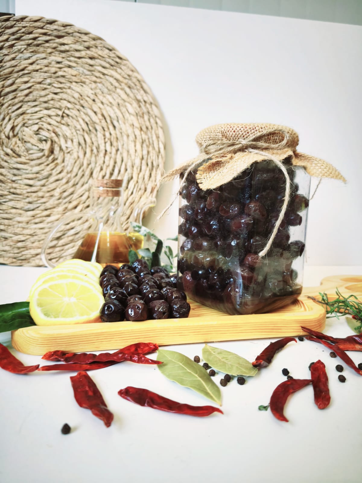 Yağlı Sele Siyah Zeytin 1000 cc. Cam Kavanoz