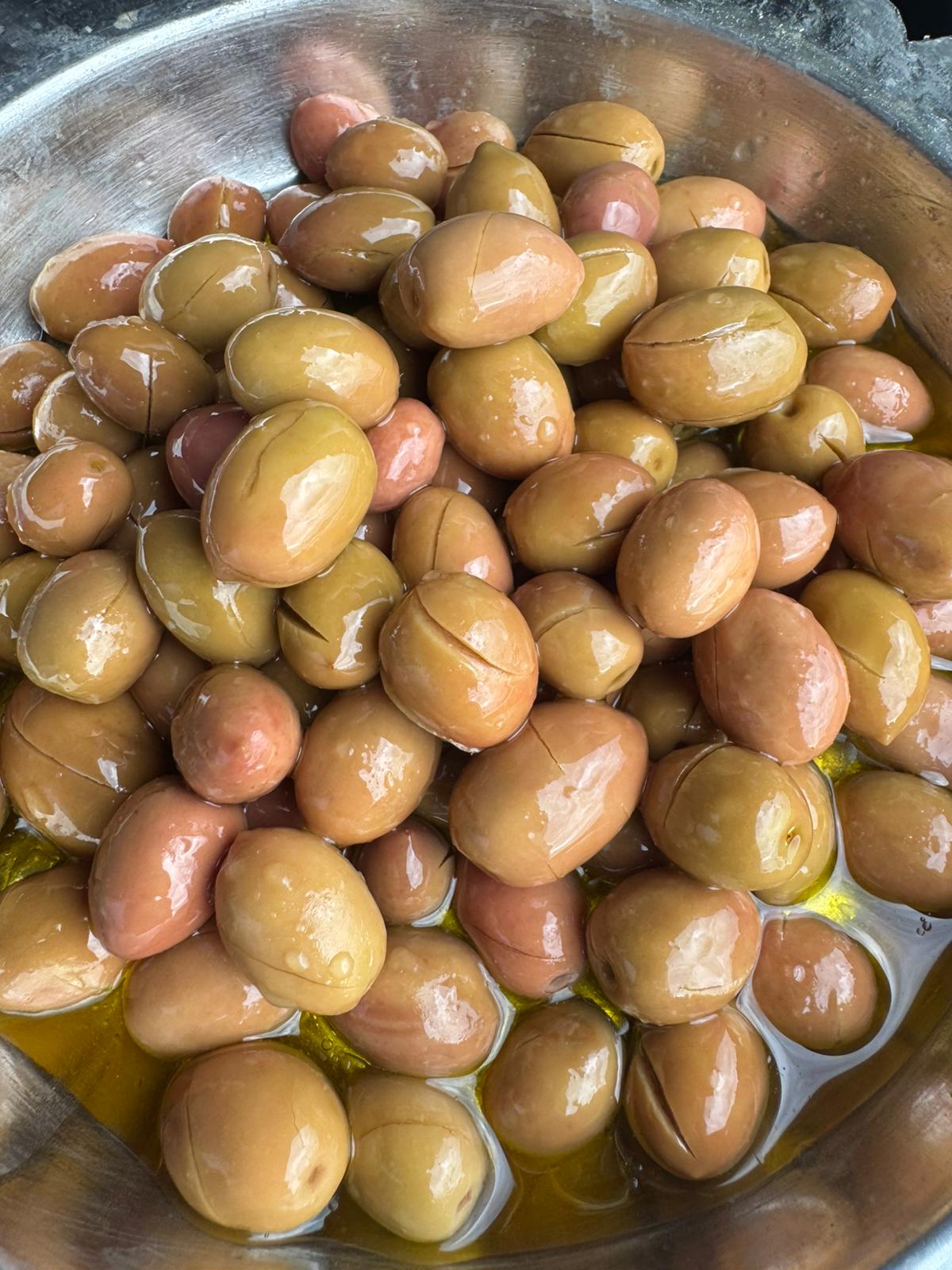 Gülümbe Çizik Yeşil Zeytin (Küçük Boy) 10 Kg. Pet